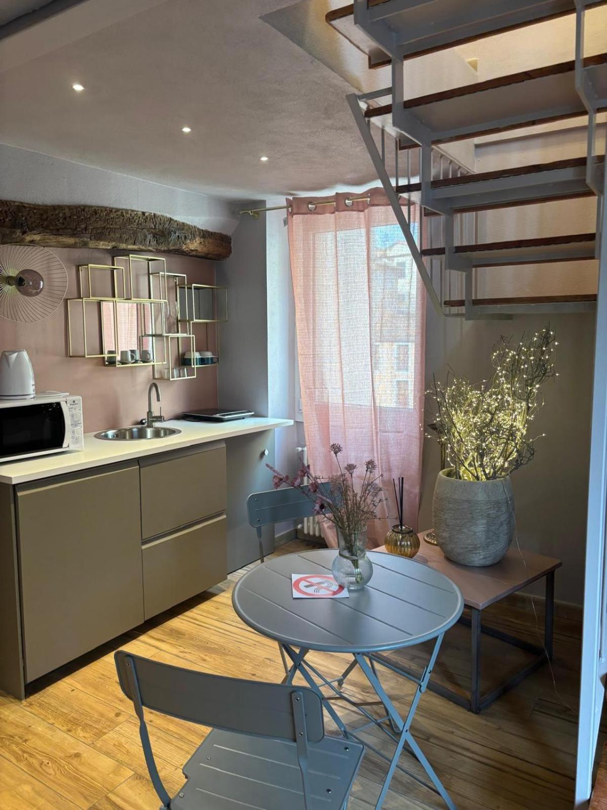 Dantes Apartment Pieve di Teco Bagian luar foto