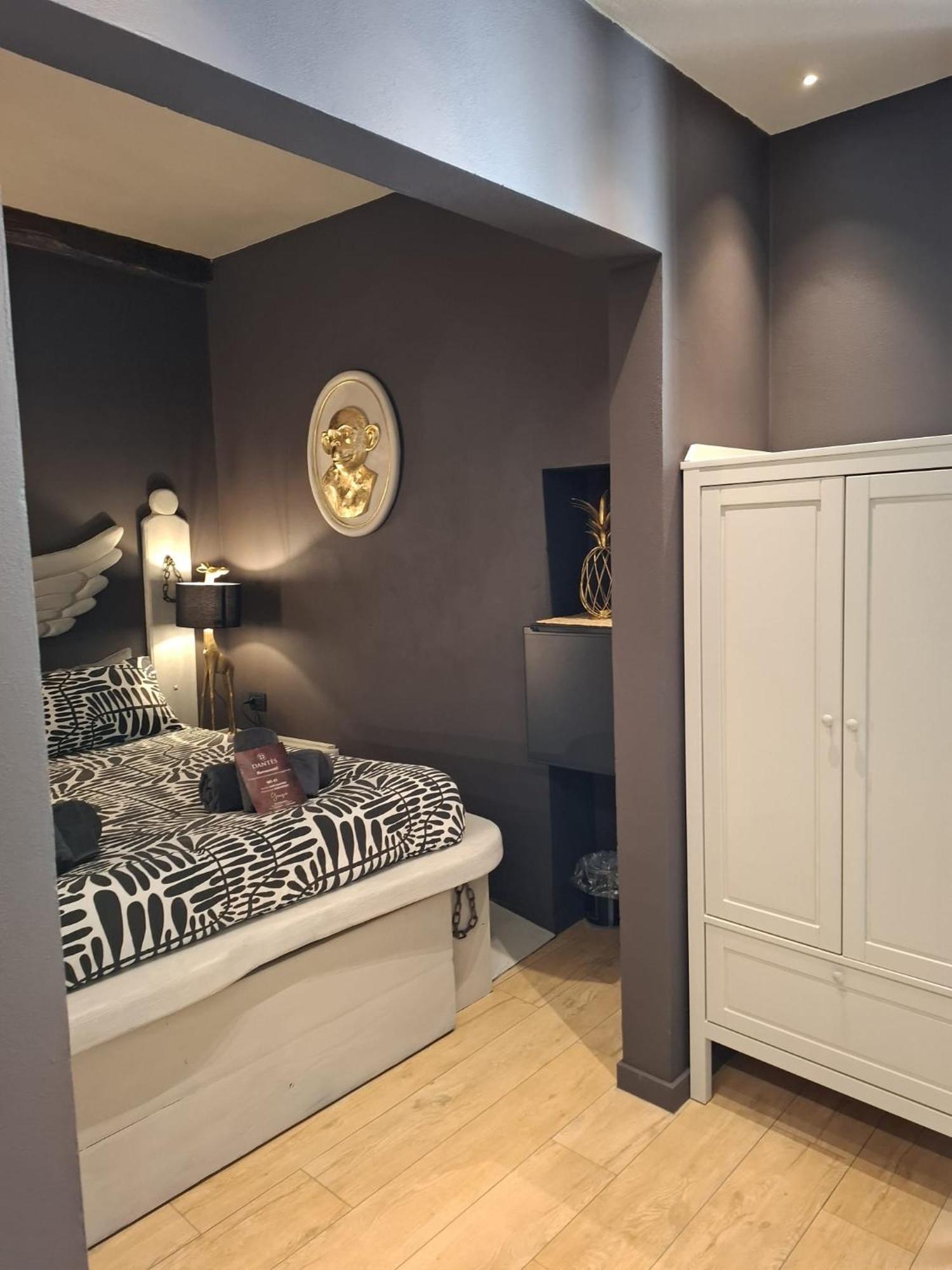 Dantes Apartment Pieve di Teco Bagian luar foto